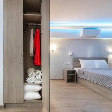 Summer In Aparthotel Polychrono
