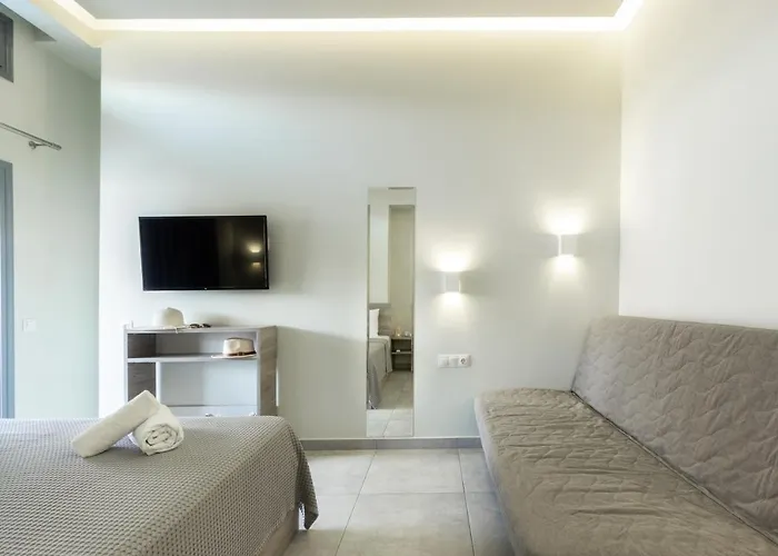 Summer Aparthotel 3*