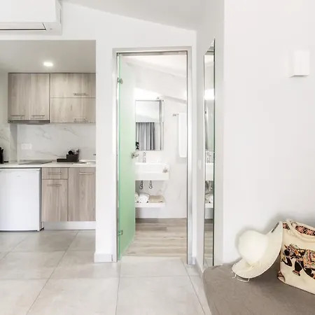 Summer Ξενοδοχείο με διαμερίσματα 3*